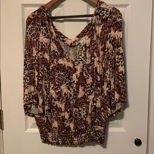 Floral Feather Patterned Blouse Rouched Bottom